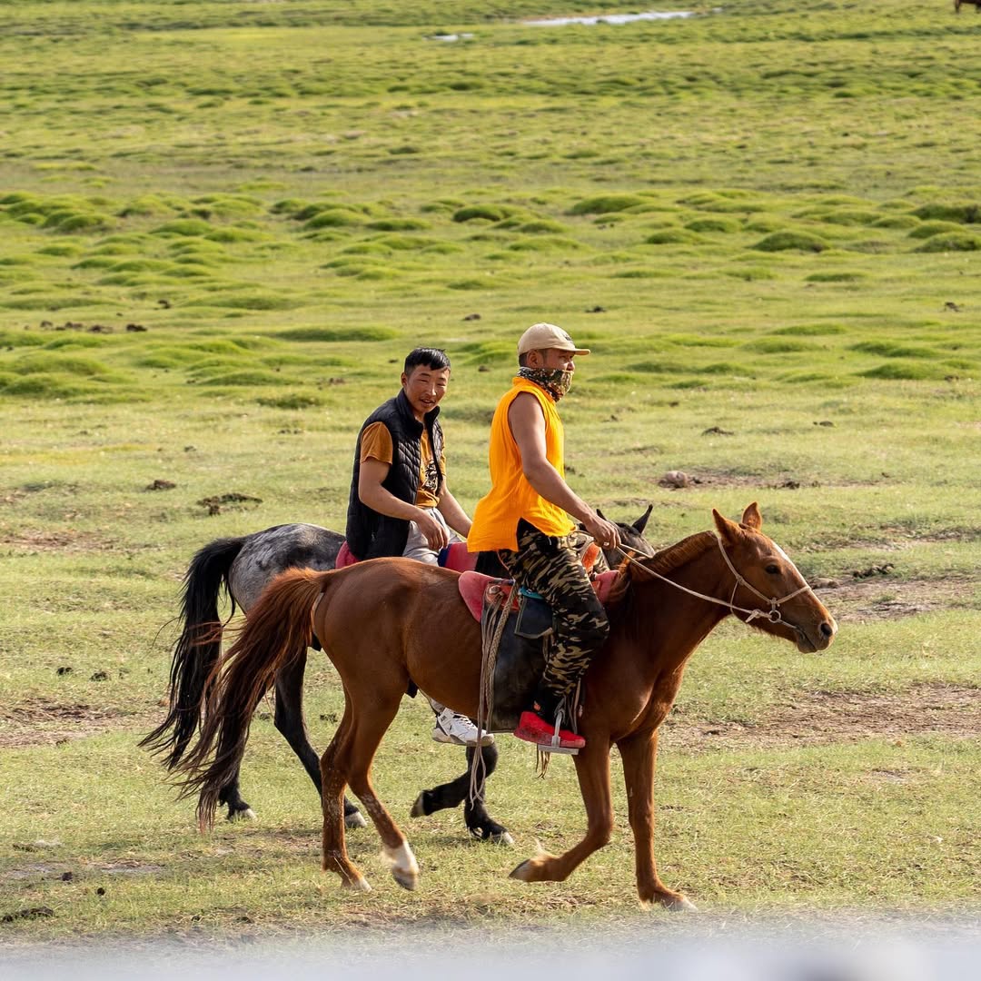 Mongolei ungefiltert: Dein Offroad-Abenteuer bei Chowd