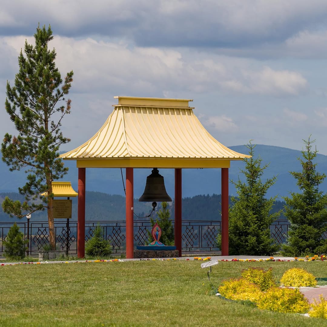Baikalsee Ufer mit Wohnmobil