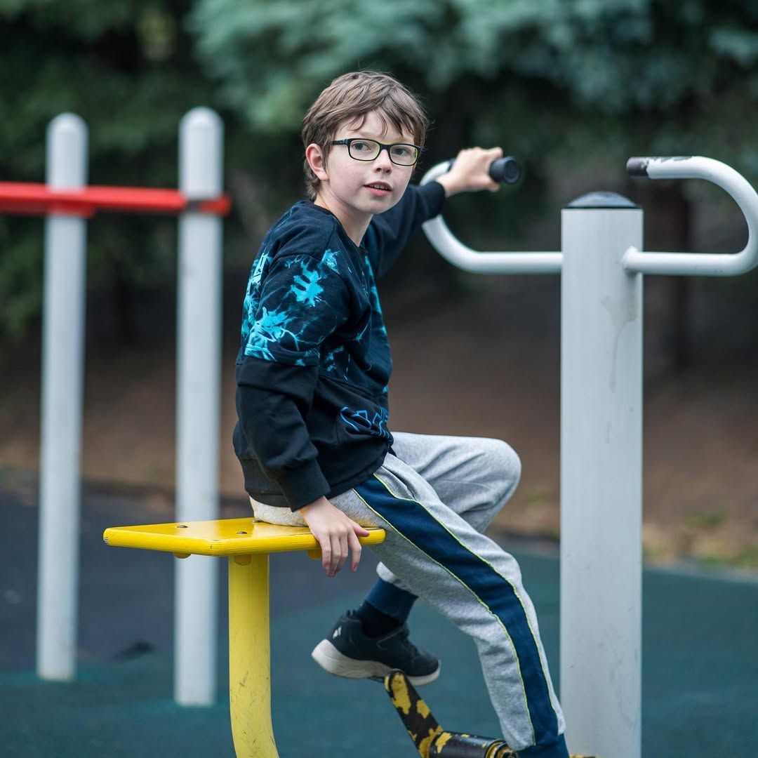 Sportgeräte an der Promenade