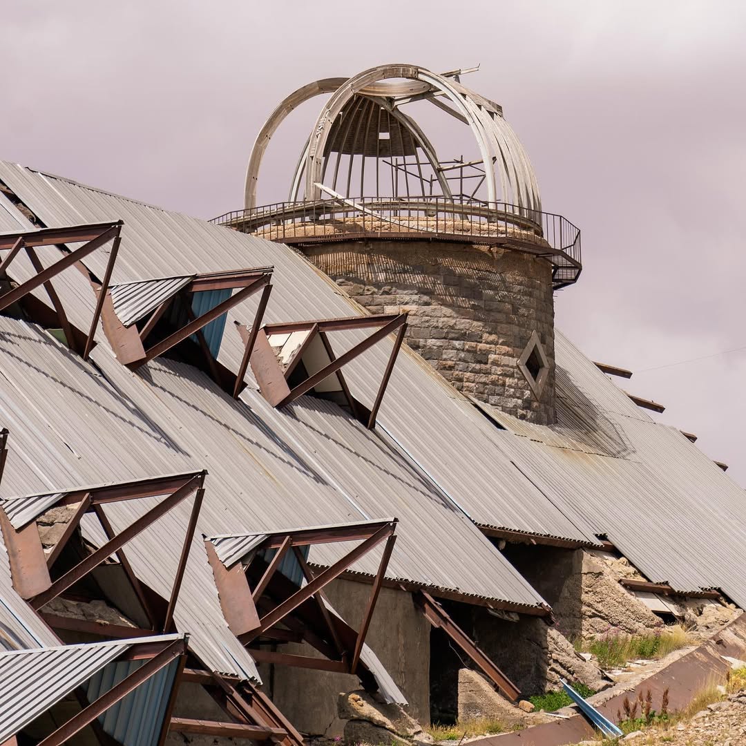 Verlassene Sternwarte am Mount Aragats